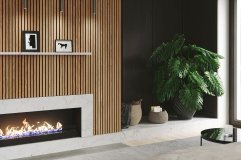 Wand met HOTwood Clear Pine Piano QC met zwarte strepen