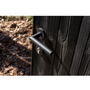 Geborsteld en geolied hout