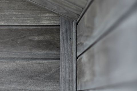 Prachtige grijze Accoya gevelbekleding die jarenlang meegaat Prachtige grijze Accoya gevelbekleding die jarenlang meegaat