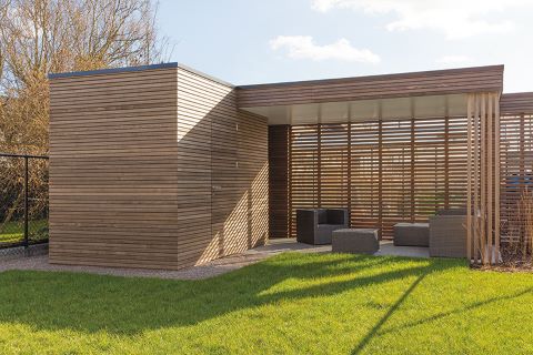 Houten tuinberging met terrasoverkapping HOTwood essen Rhombus