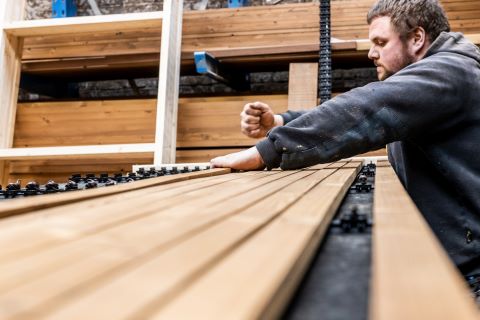 Prefabriceren houten gevelbekleding op houtskeletwanden Prefabriceren houten gevelbekleding op houtskeletwanden