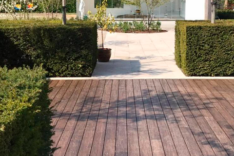 Thermisch bamboe terras