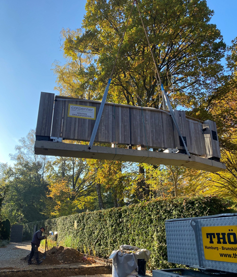 Plug-and-play plaatsing houten draaipoort