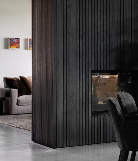 Oak wall panelling Fine line QC black oiled