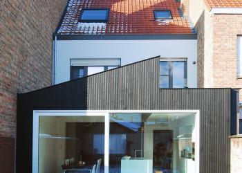 Houten gevelbekleding aanbouw Oostende | Carpentier