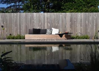Houten afsluiting uitgevoerd in HOTwood essen Planchet met tand en groef