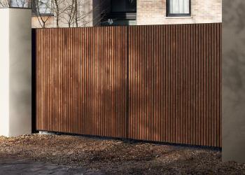 Houten draaipoort in thermisch essen Fine line