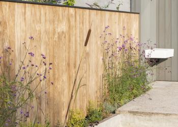 Houten afsluiting in thermisch clear pine Halfhouts rabat