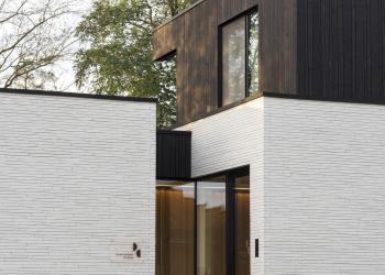 HOTpine gevelbekleding Plus line met zwarte afwerking