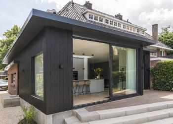 Houten aanbouw woning HOTwood naaldhout Plus line QC zwart geolied