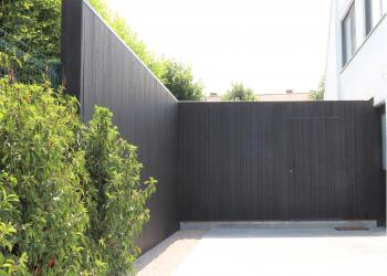 Houten afsluiting HOTwood essen Plus line met zwarte afwerking