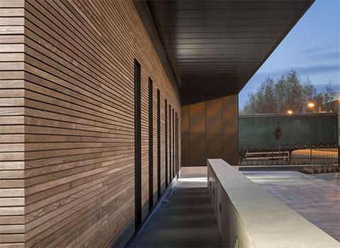 Houten gevelbekleding in thermisch essen