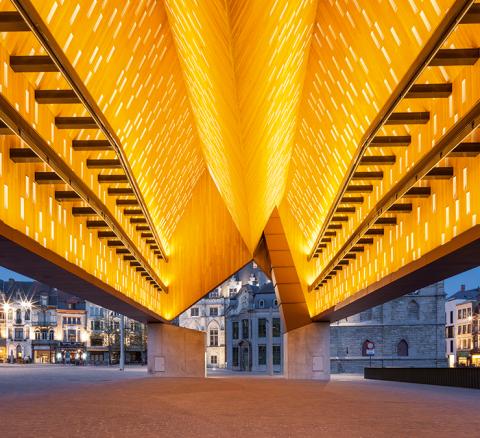 Eiken dakbeschot stadshal Gent