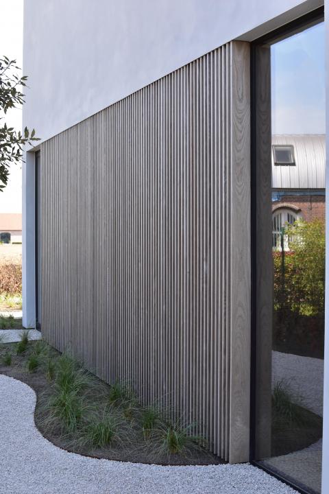 Houten gevelbekleding moderne woning Zottegem