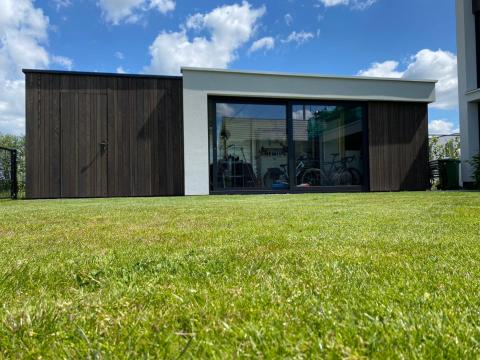 Houten gevelbekleding moderne woning Vlijmen