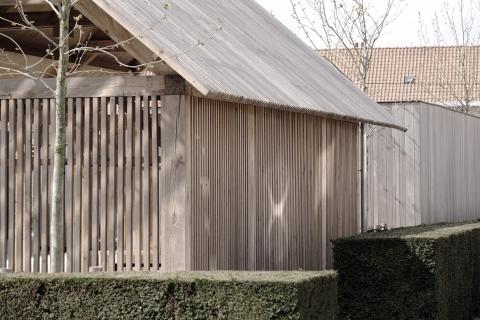 Eiken bijgebouw