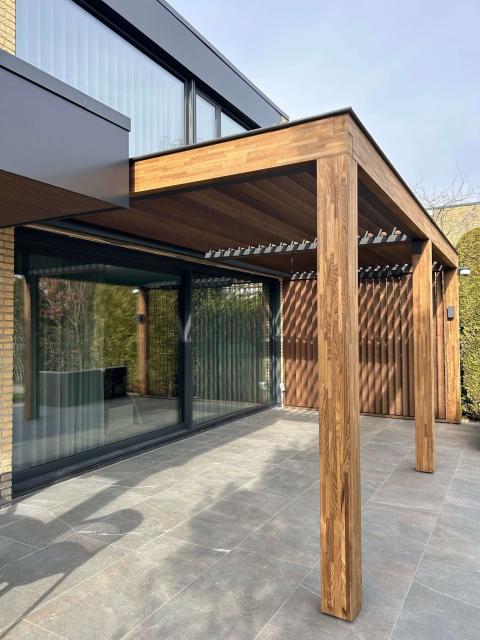 Terrasoverkapping met lamellendak op maat