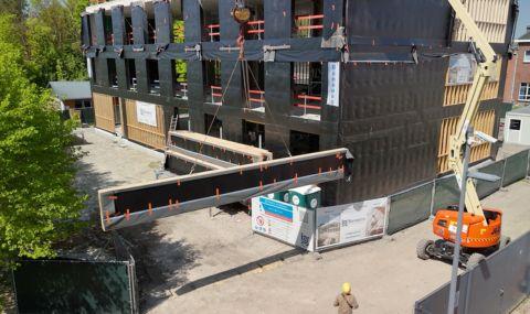Hybride schoolgebouw met prefab houtskeletwanden van Carpentier