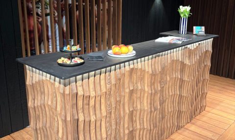 Balie bekleed met Wave profiel in thermisch essen