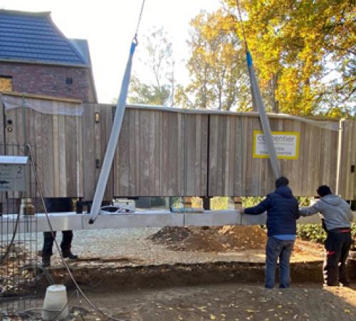 Plug-and-play wooden swing gate 