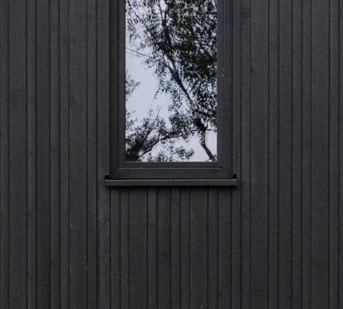 Black cladding in Jump Line