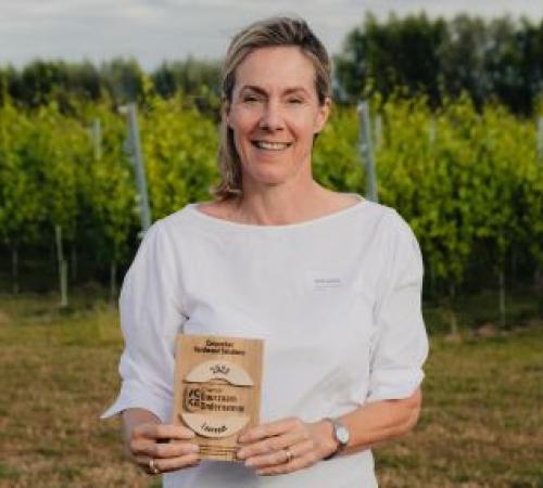 Heidi Carpentier trots met Voka Charter Duurzaam Ondernemen 2025