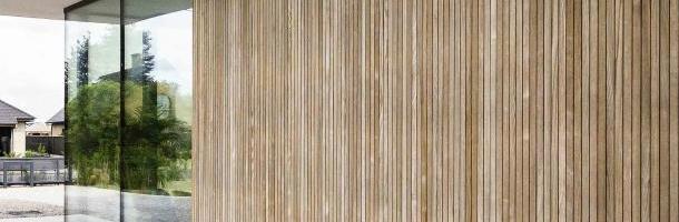 Vergrijsde thermisch essen gevelbekleding woning
