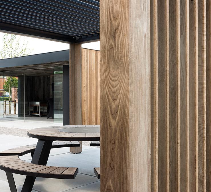 Houten bijgebouw showroom Meulebeke