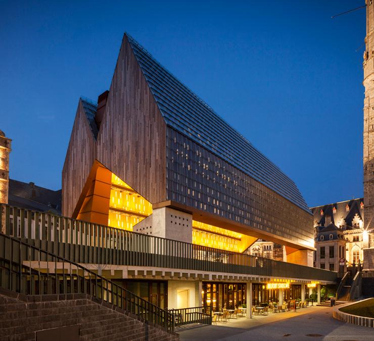 Eiken dakbeschot stadshal Gent