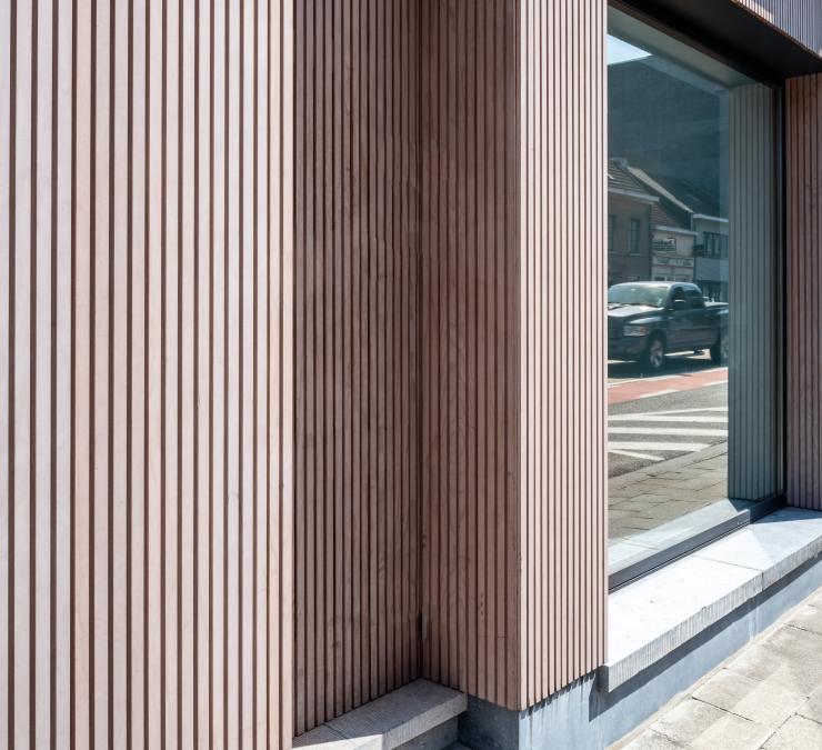 Houten gevelbekleding Keukens De Wolf, Asse