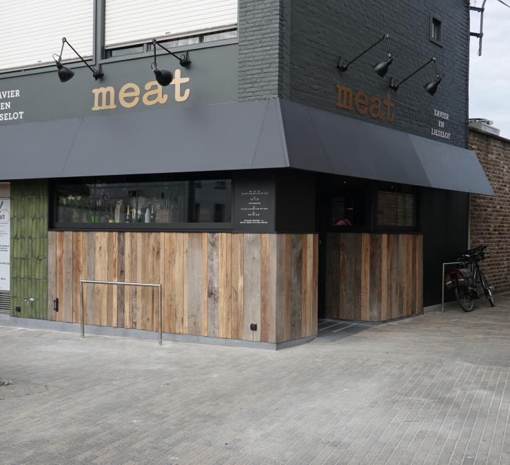 Barnwood wandbekleding Slagerij Meat Xavier en Lieselot Rollegem-Kapelle