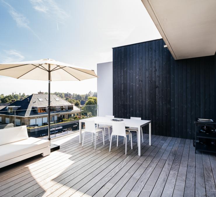 Gevelbekleding thermisch naaldhout zwart Residentie Villa Lynn Koksijde