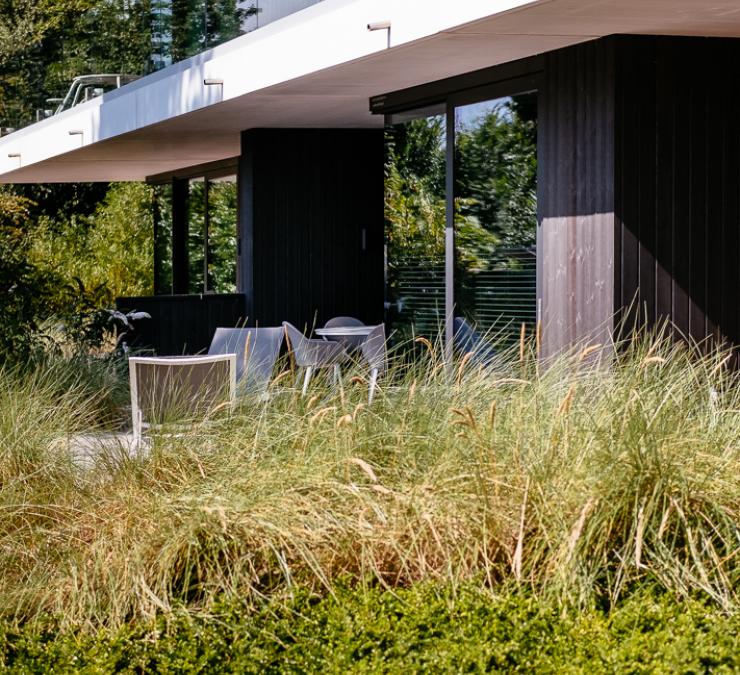 Gevelbekleding thermisch naaldhout zwart Residentie Villa Lynn Koksijde
