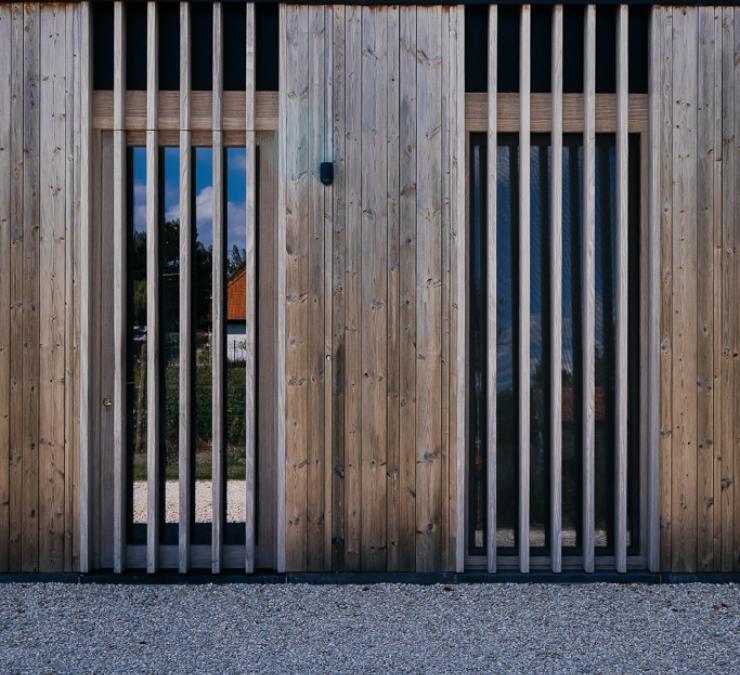 Houten aanbouw en omheining woning Ramskapelle  | Carpentier