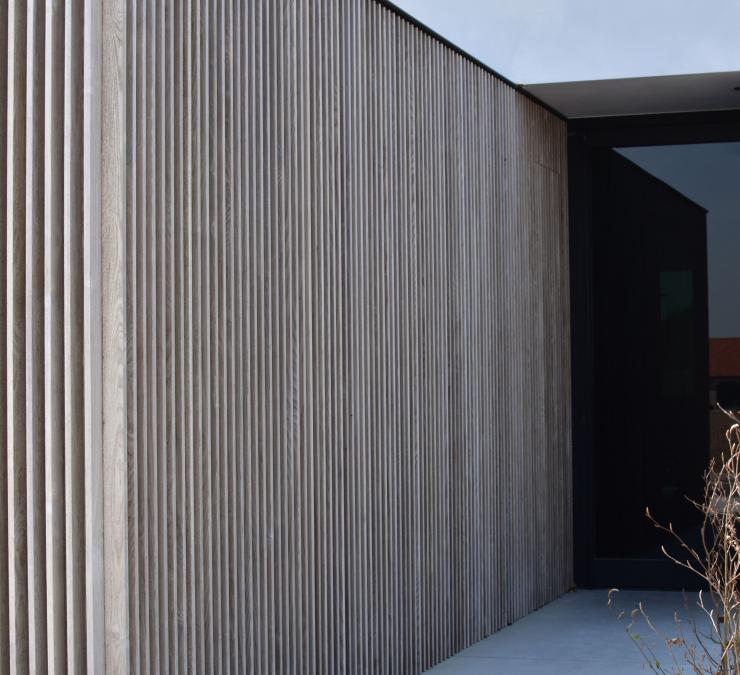 Houten gevelbekleding moderne woning Zottegem