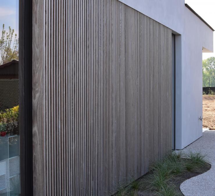 Houten gevelbekleding moderne woning Zottegem