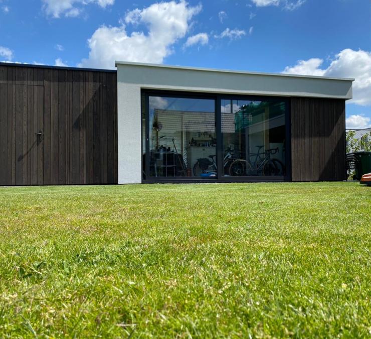 Houten gevelbekleding moderne woning Vlijmen