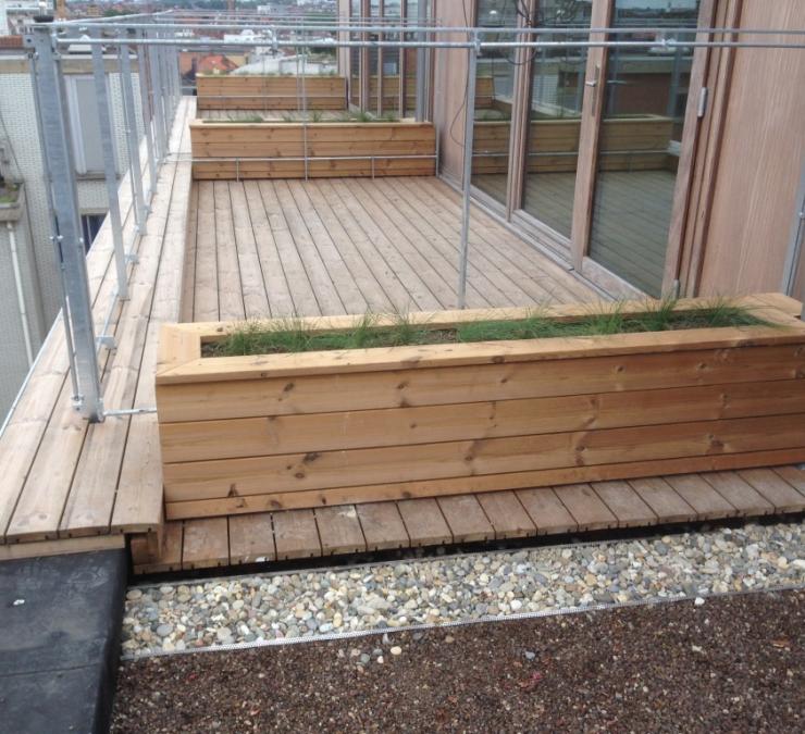Thermisch naaldhout terras en bloembak