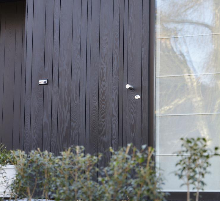 Houten bekleding voordeur Plus line