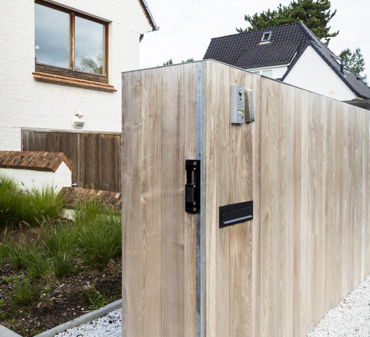Houten schuifpoort in HOTwood essen