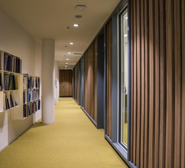 Wandbekleding in eiken maatwerk