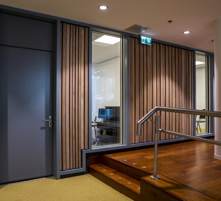 Wandbekleding in eiken maatwerk