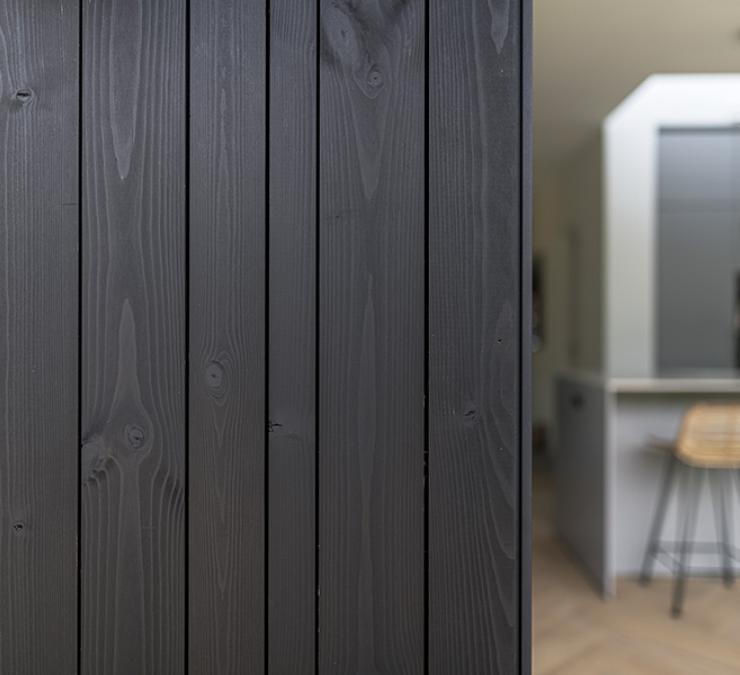 Thermisch naaldhout gevelbekleding Plus line QC zwart geolied