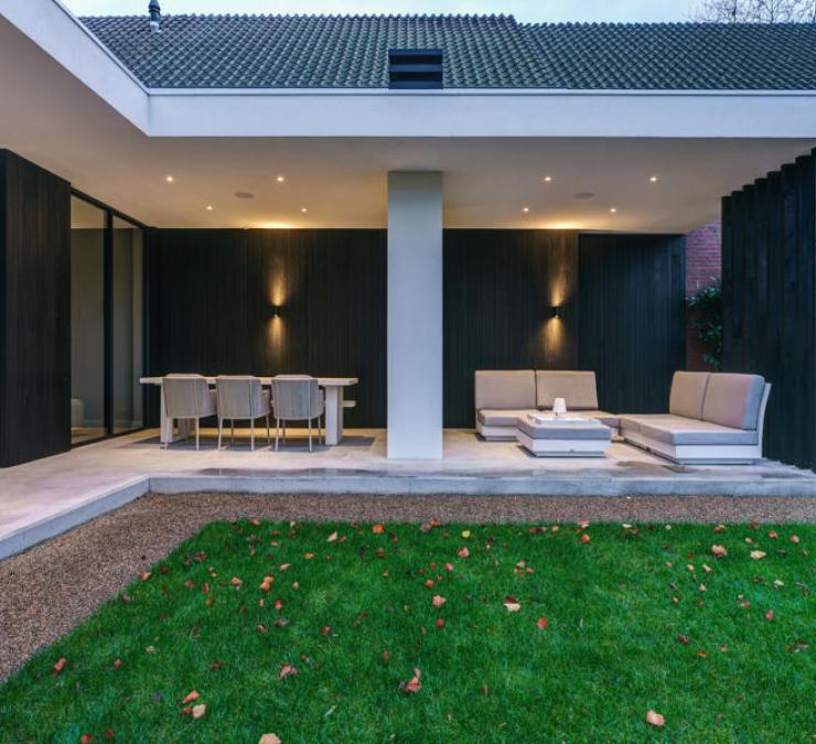 Houten gevelbekleding HOTwood essen Plus line zwart geolied
