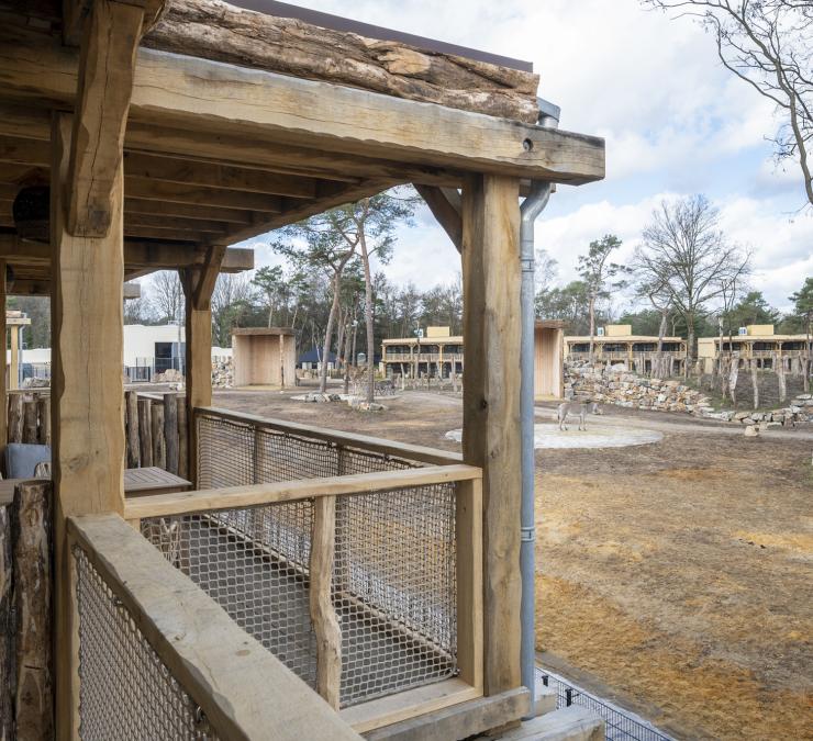 Eiken balken voor open houten veranda