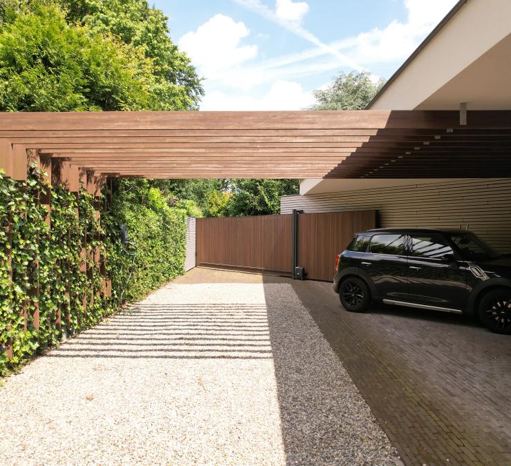 Houten constructie op maat met Pillar line in thermisch essen