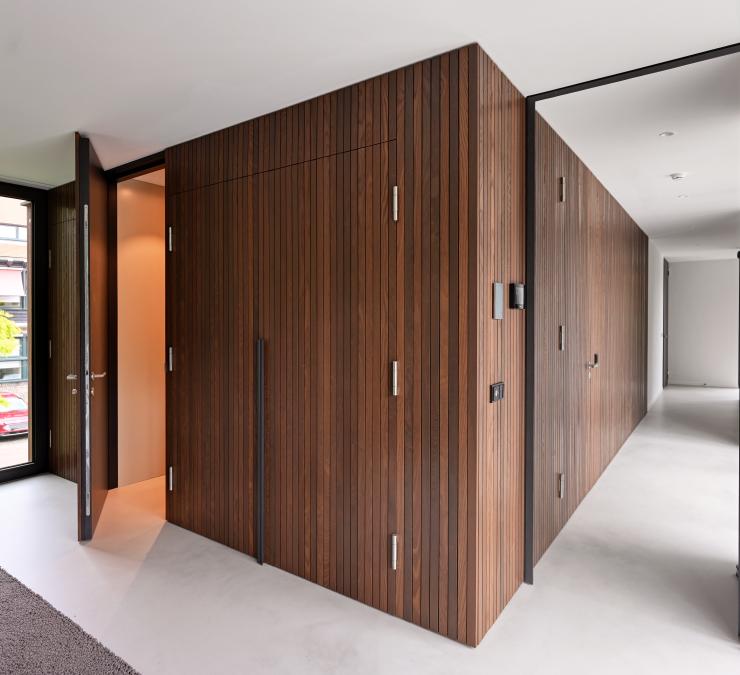 Thermisch essen wand met fijne latten geolied in Ipé kleur