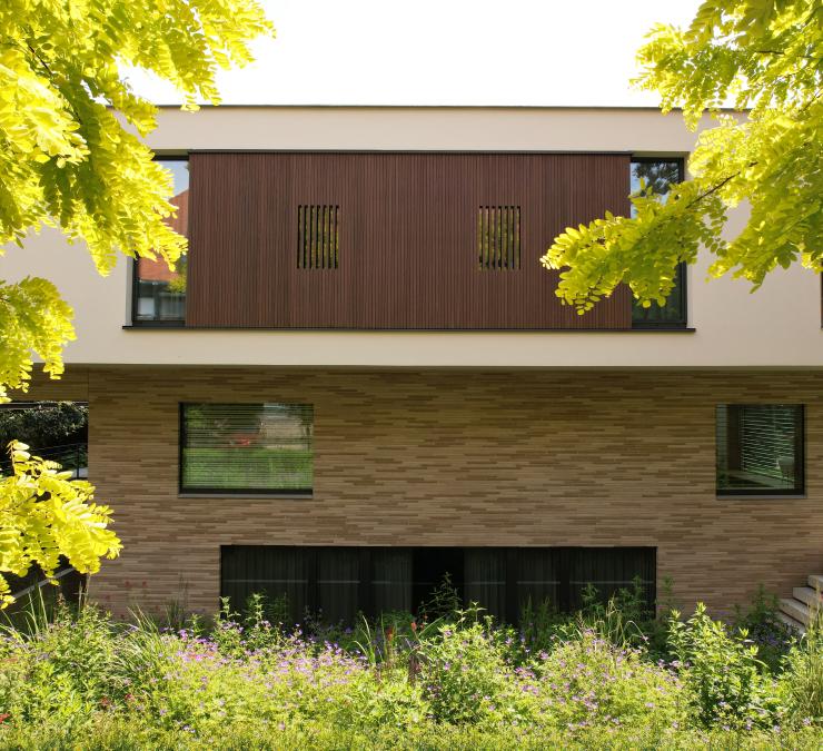 Houten gevelbekleding in HOTwood essen Fine Line QC Ipé geolied