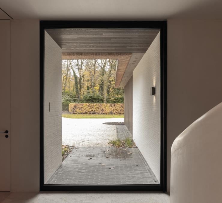 Houten plafond buiten in halfhouts rabat Ipé